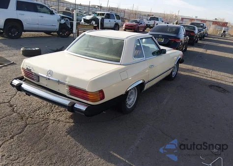 1974 Mercedes-Benz 450Sl z USA, uszkodzony, nr VIN 10704412019588